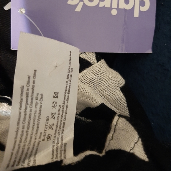 Black & White Star Print Infinity / Circle Scarf - Picture 3 of 4